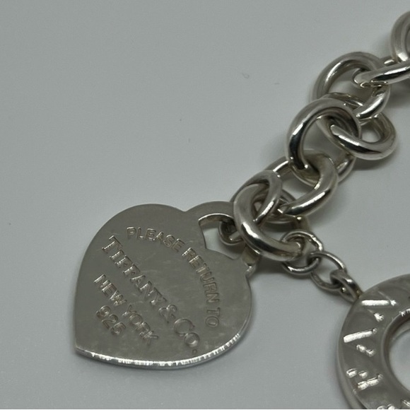 Tiffany & Co. Silver Heart Charm necklace - Picture 1 of 2